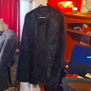 Immaculate Black Velvet cloak , a beautiful cloak